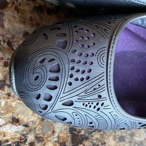 Sketchers flat Womens slip on memory foam.